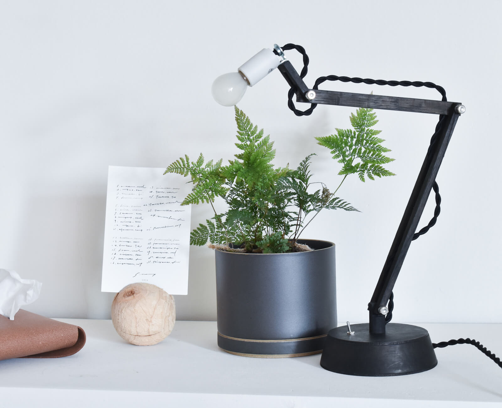 丸台座照明 / chikuni ｜ CATAWARA（カタワラ）