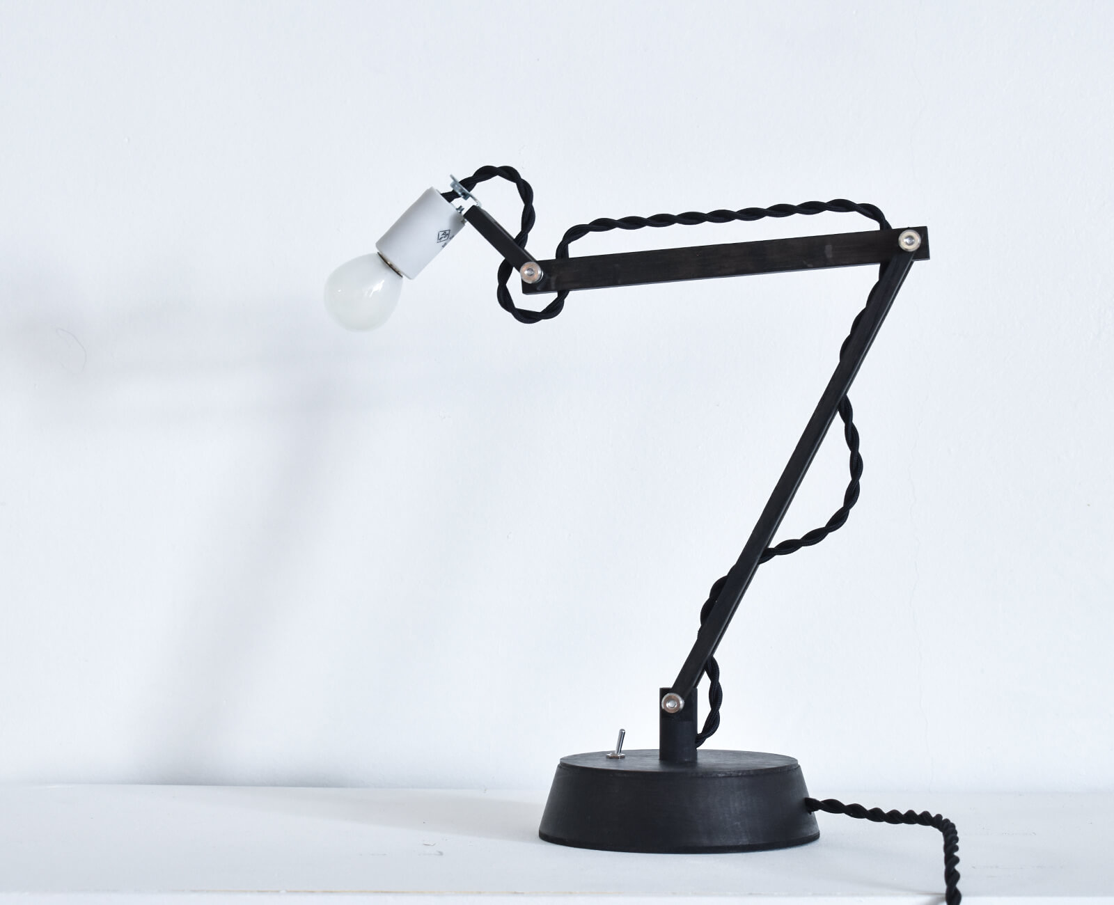 丸台座照明 / chikuni ｜ CATAWARA（カタワラ）