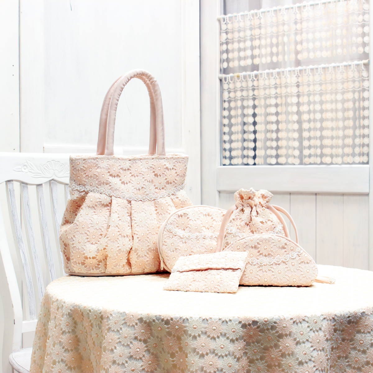 ギュピールレース ソファカバー（三人掛け） 約150×80cm [Flower