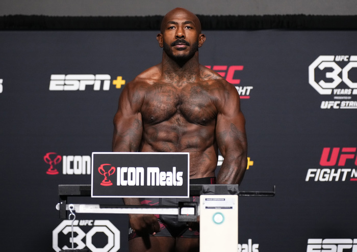 UFC】ウェルター級でルーケvs.ドス・アンジョス、フェザー級で