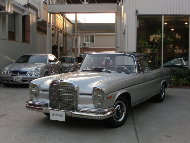 メルセデス・ベンツ 1966y 250SEクーペ ・外内装レストア済み｜輸入