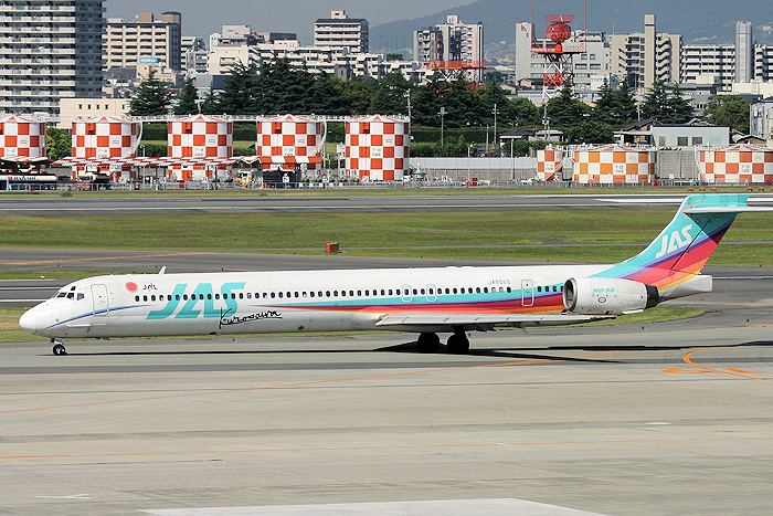 黒澤塗装 2号機 JAS（日本エアシステム） MD-90 JA8065