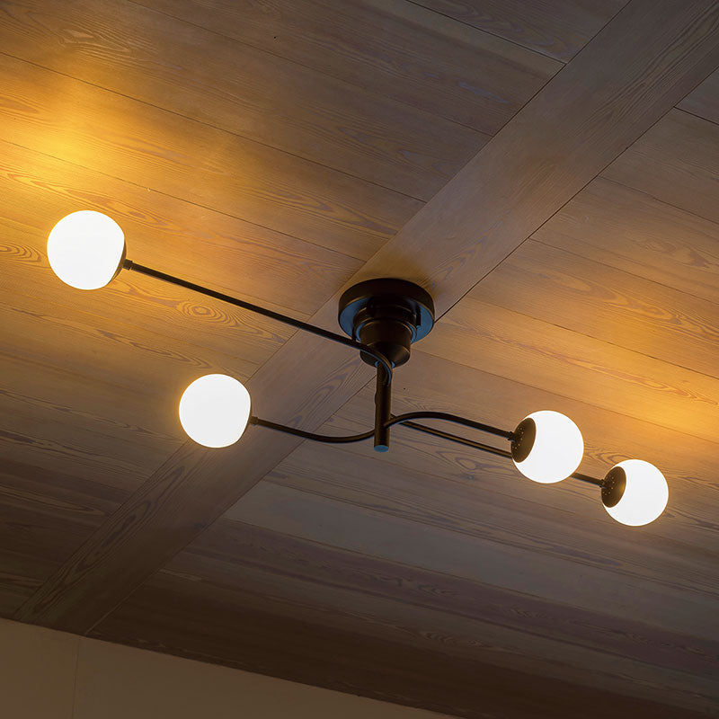 ダイナミックな2本のラインが立体的な空間演出するシーリングライト