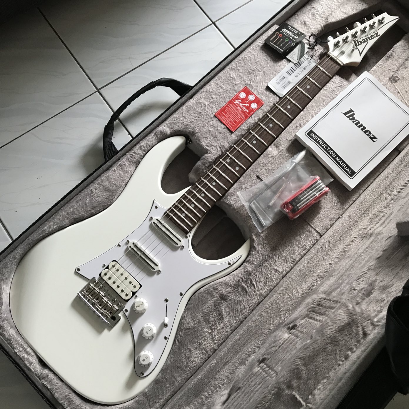 No Stock !! ** Ibanez Premium At10rp Clw Classic White Andy