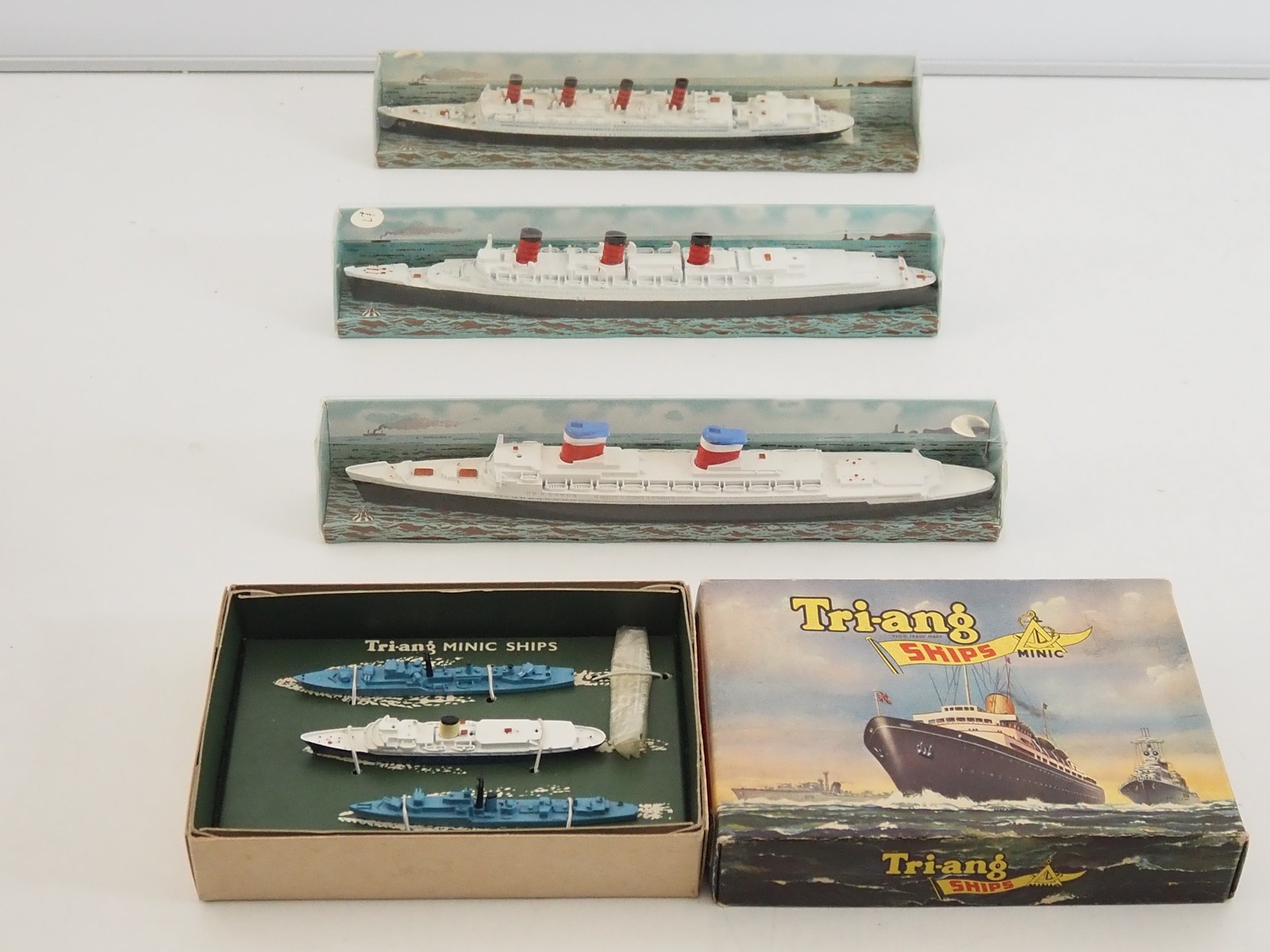 Lot 38 - A group of vintage TRI-ANG MINIC ships,