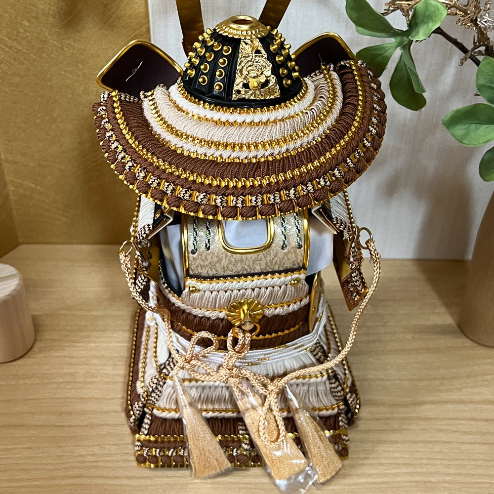横幅45cm｜4号 朔太郎作 奉納鎧飾り 薄茶色つや ｜オーガニックな
