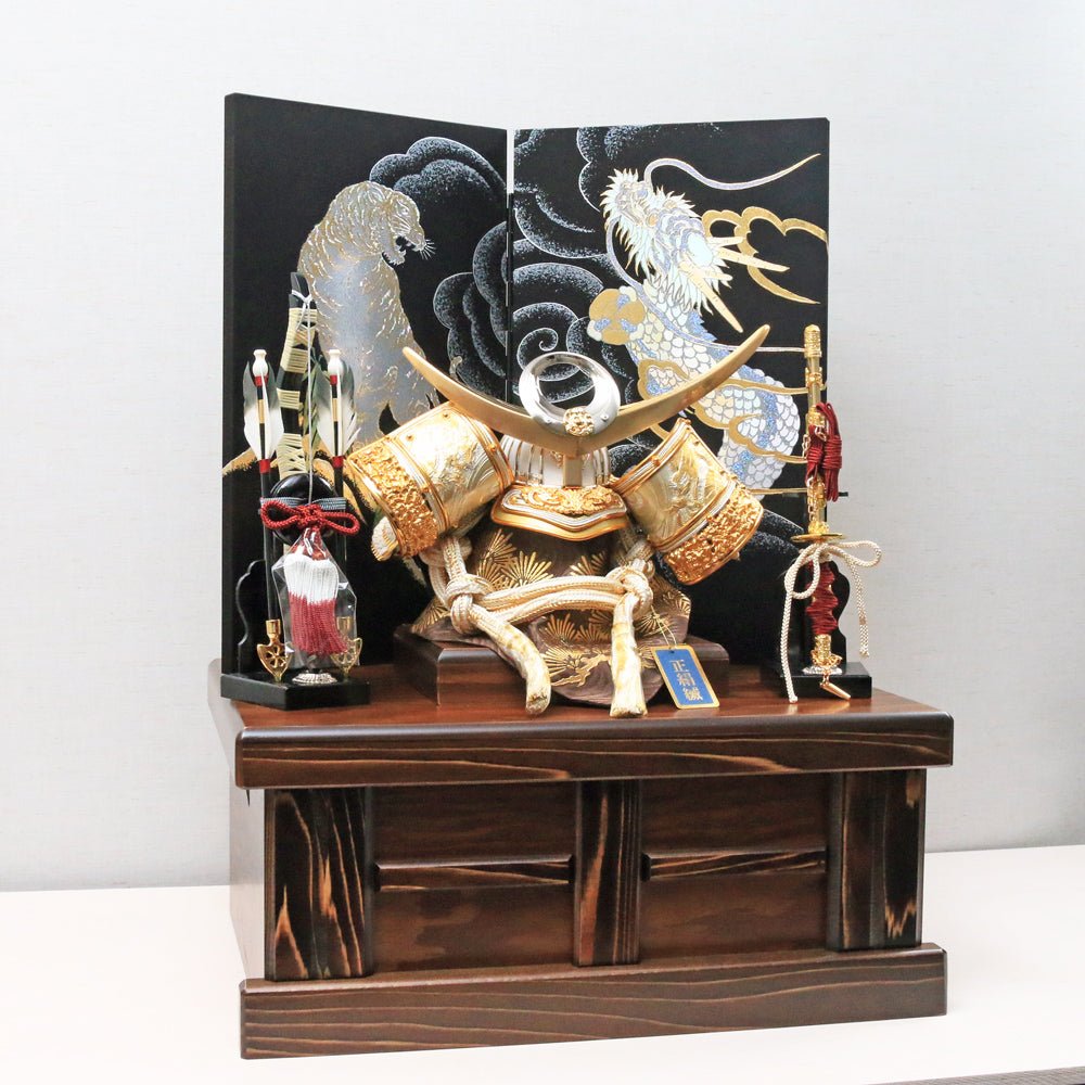 横幅46cm｜12号 武将 上杉謙信 収納兜 白金｜五月人形 コンパクト飾り