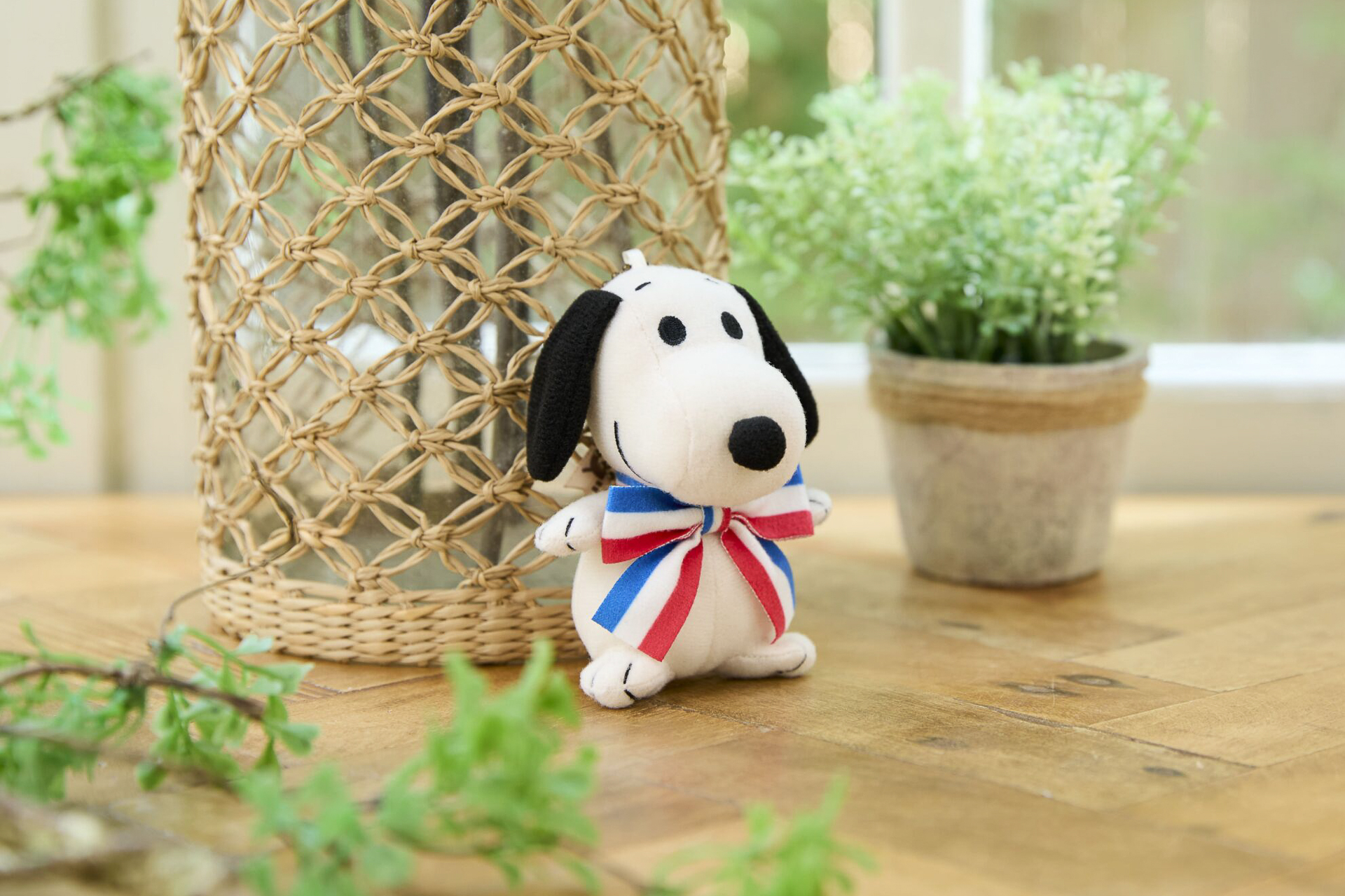 PEANUTS「スヌーピー」がレトロかわいい「レトロンズマスコット