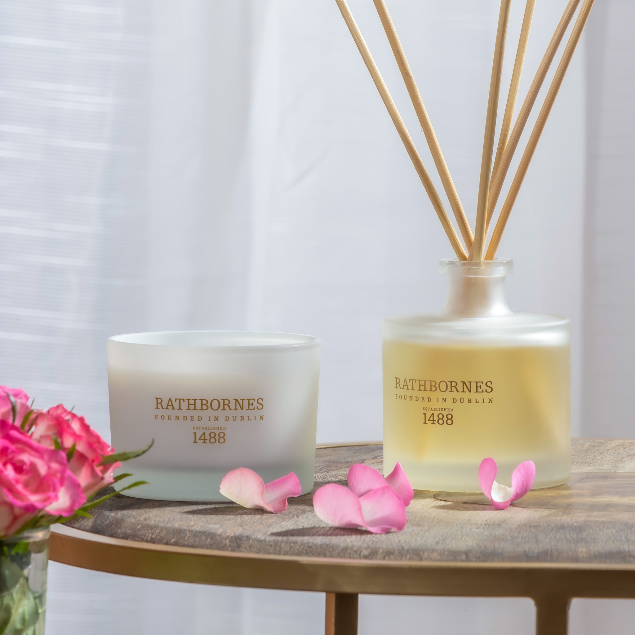 ダブリンティーローズ、ウード＆パチョリ／クラシックキャンドル – Gluxury