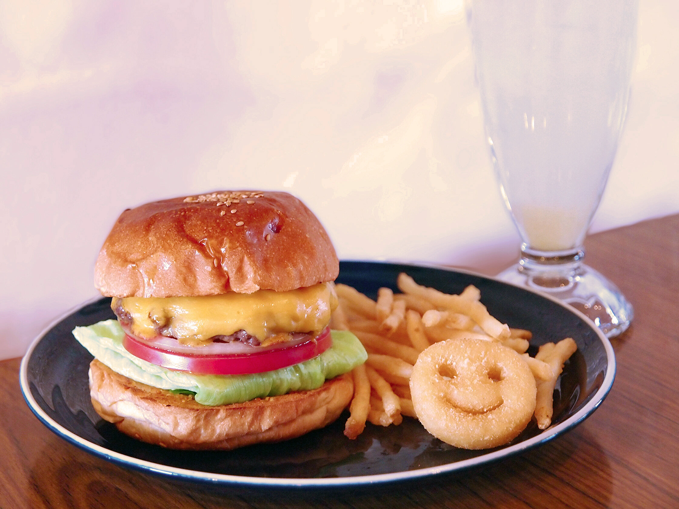 飯能「GEORGE'S BARger」アメリカへの憧憬を体現したグルメバーガー