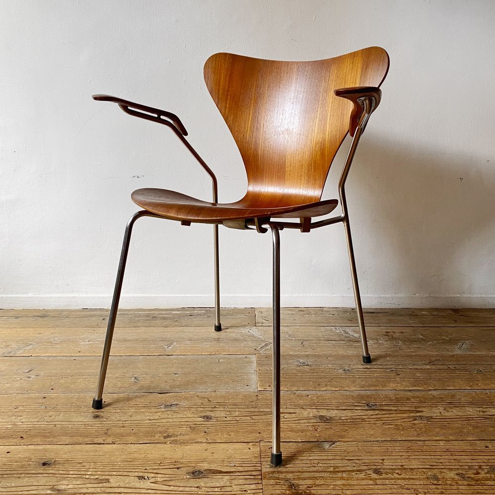 Series 7 3207 Armchair - minä perhonen