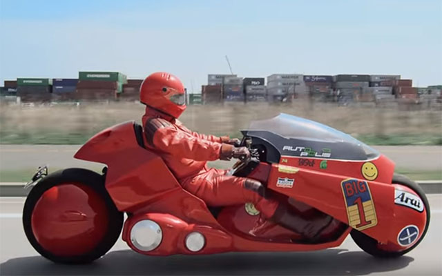 AKIRA」金田正太郎が愛用するバイクが公道を爆走！【大友克洋公認