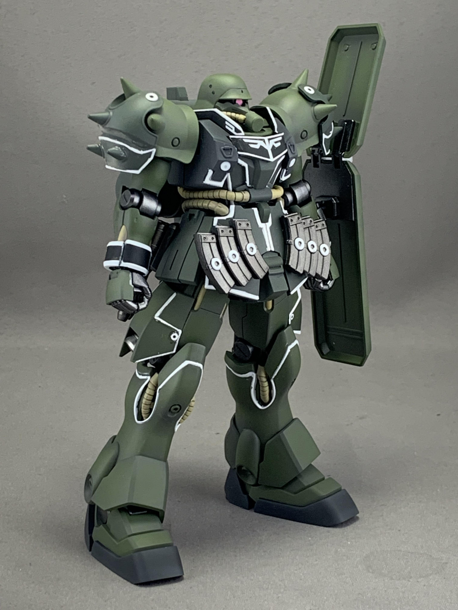 HGUC ギラ・ズール 親衛隊仕様｜@tripodiscoさんのガンプラ作品