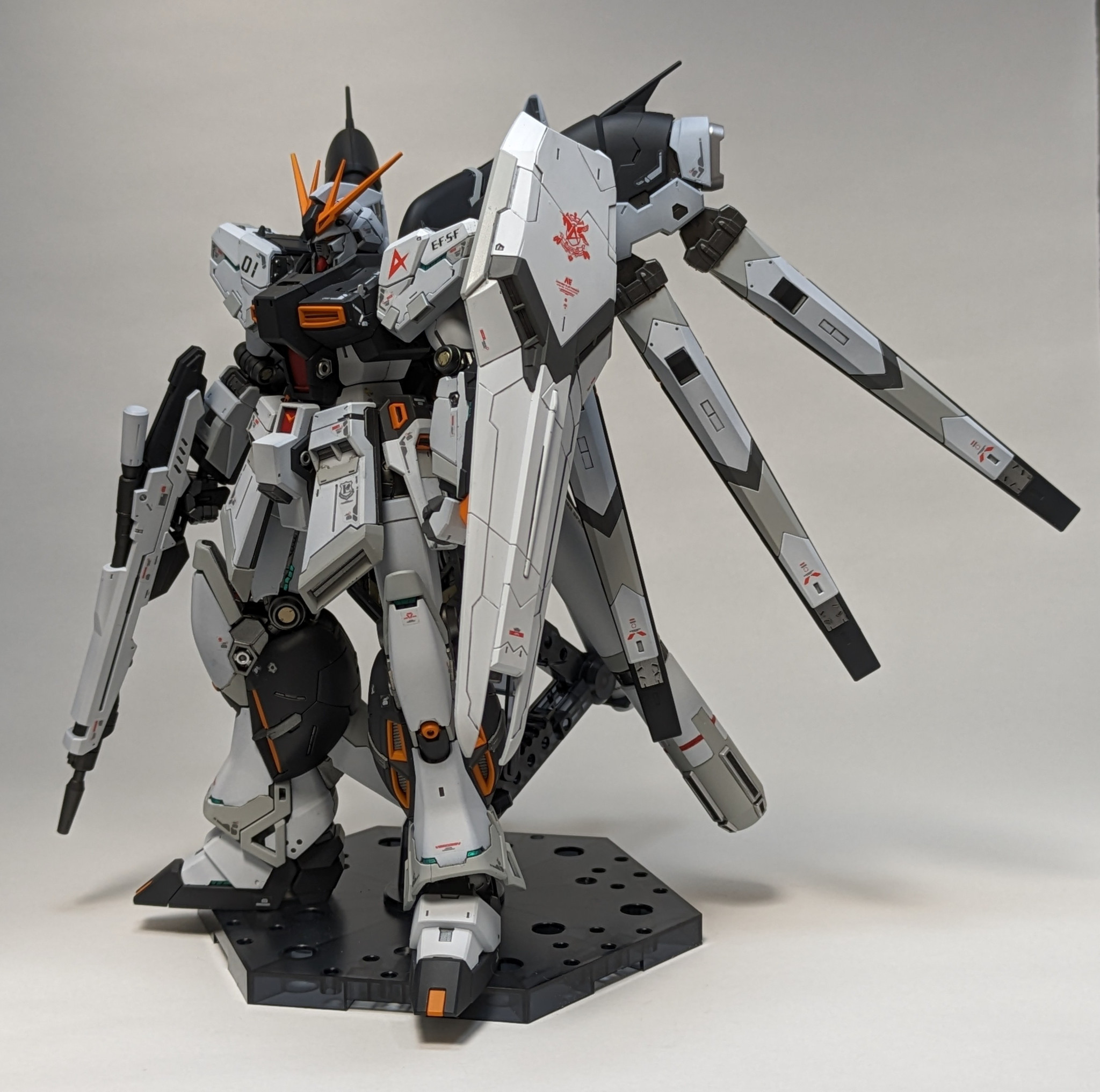RG 1/144 Hi-νガンダム 完成品 RG 1⁄144 Hi-νガンダム 塗装