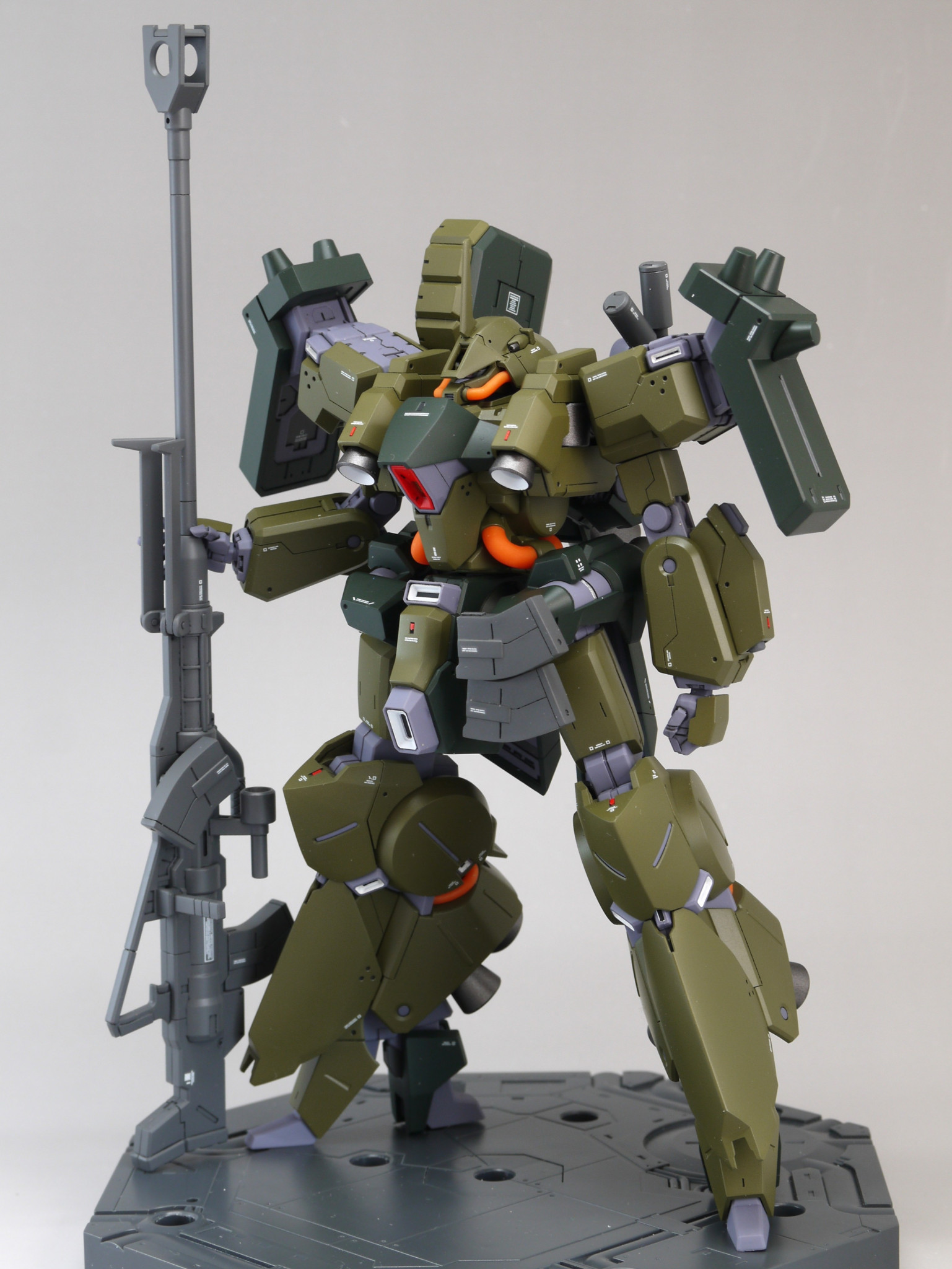 HGUC リーベン・ヴォルフ 隊長機｜yasutatsuさんのガンプラ作品