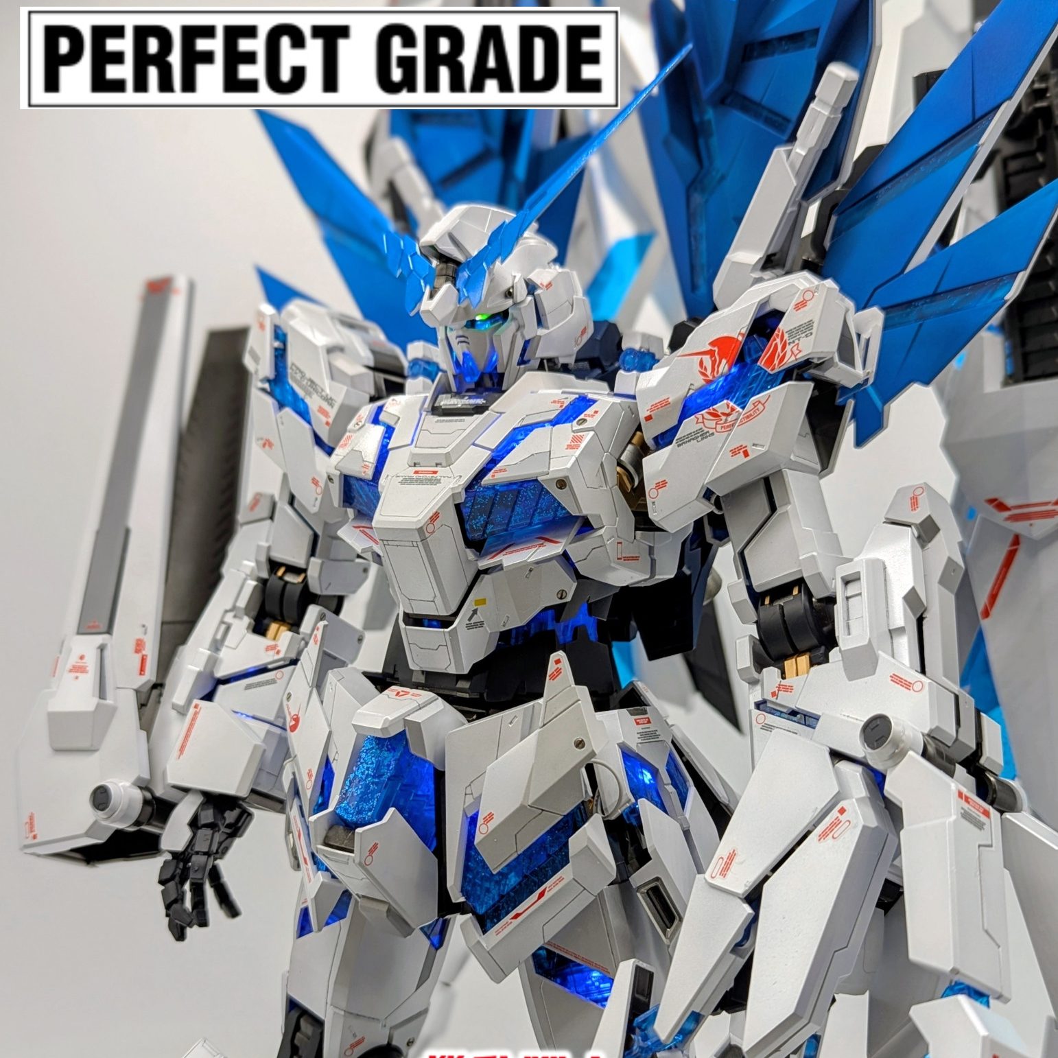 PGユニコーンガンダムペルフェクティビリティ改修全塗装完成品