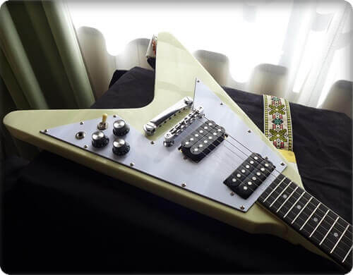 Bacchus の小さなフライングV BFV-Mini レビュー | ギター改造ネット