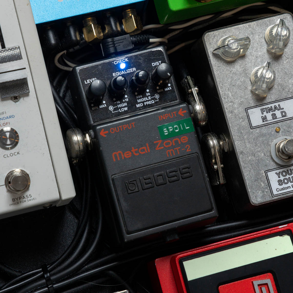 多彩なサウンド・ギミックの秘密に迫る！ 西田修大のペダルボード｜第7