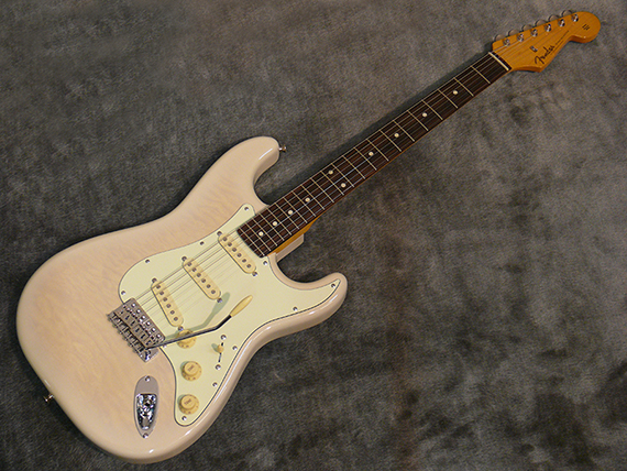 エレキギター】キルトメイプルをトップに施したフェンダージャパン