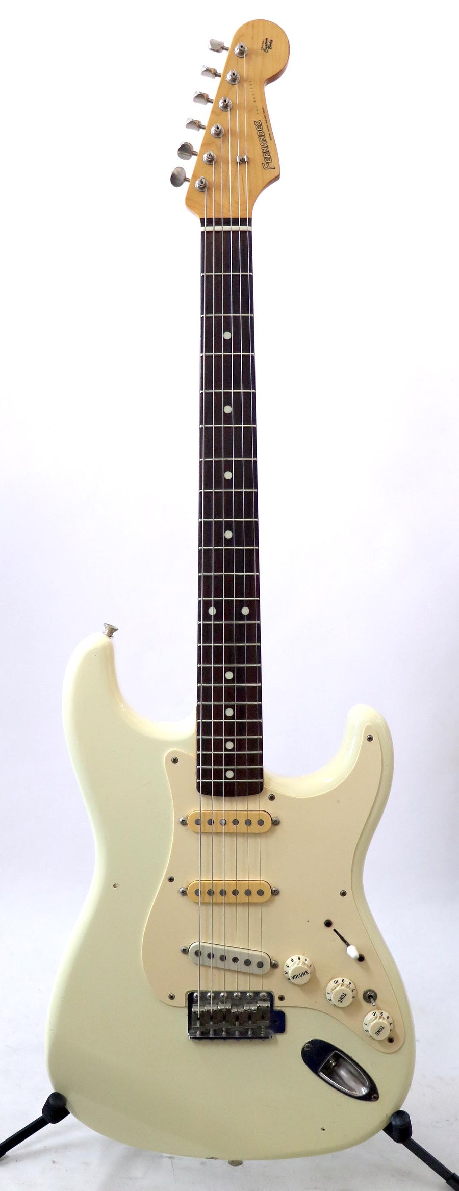 Fernandes Revival Stratocaster – The Guitar Colonel