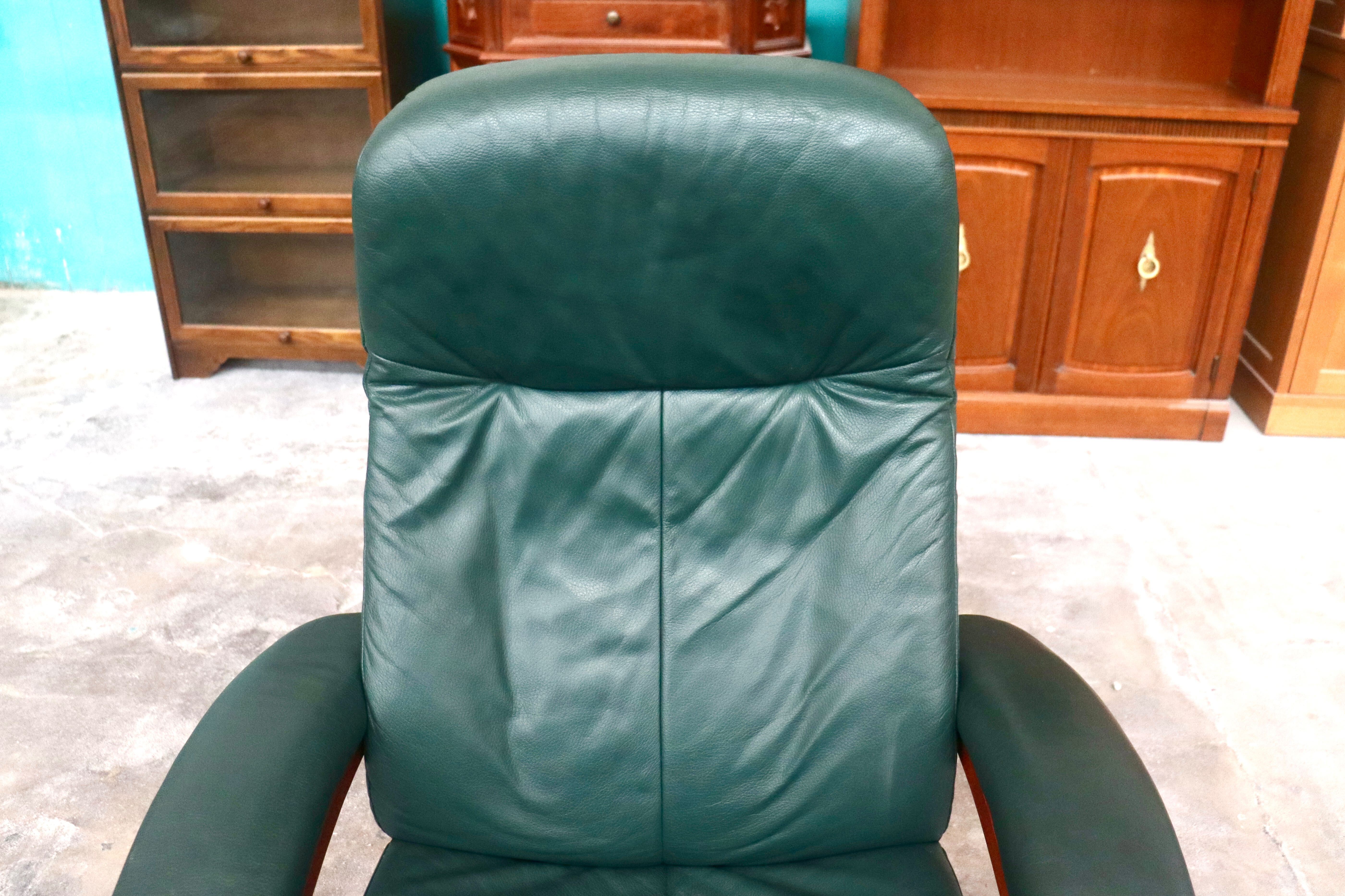 GMHK660○フィヨルド イエリアーダ 本革 リクライニングチェア