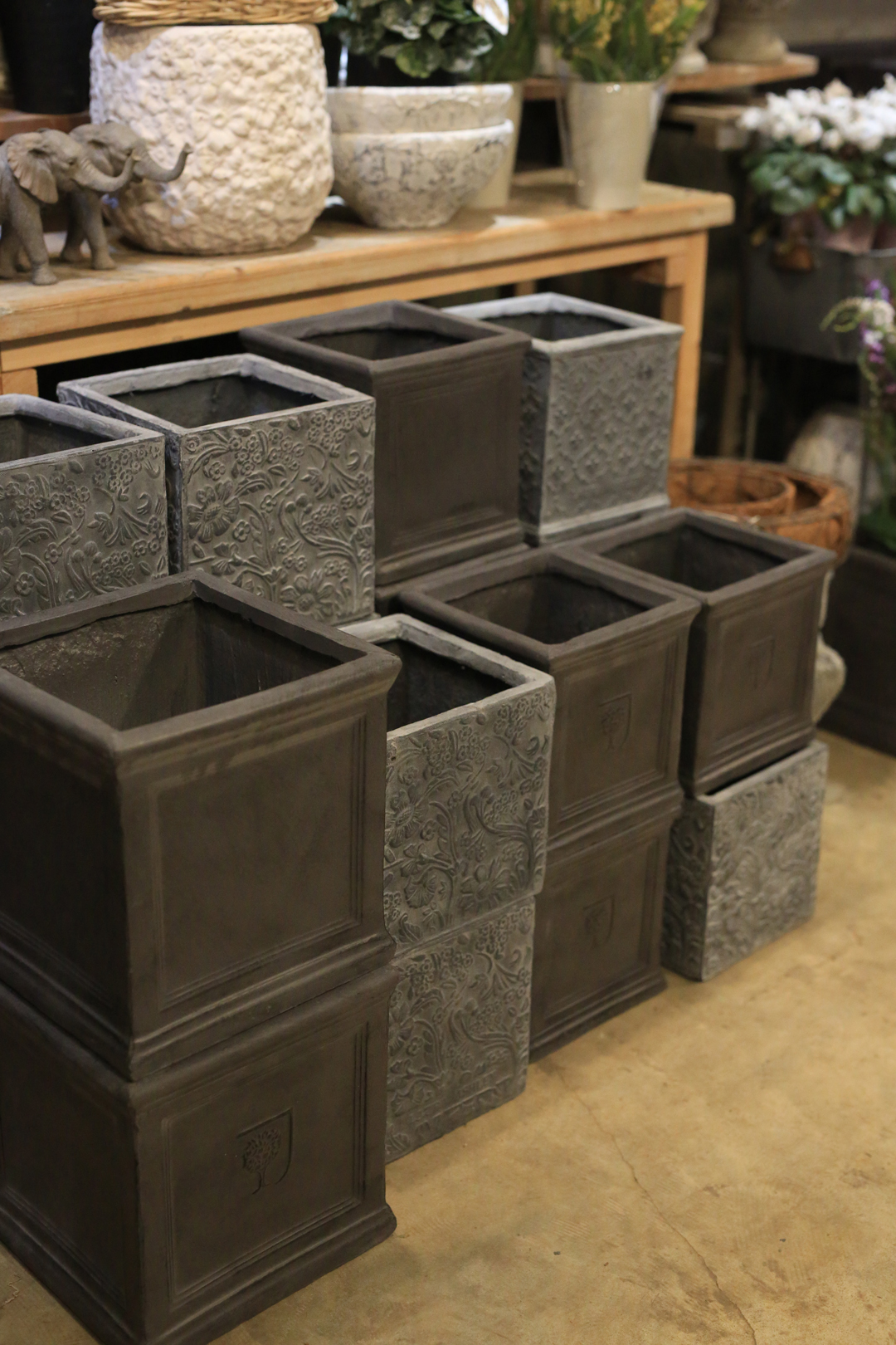 ローラ・アシュレイファイバープランター入荷です | アトリエ華もみじ