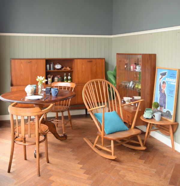 イギリスのアンティークテーブル、パイン材のおしゃれなラウンド