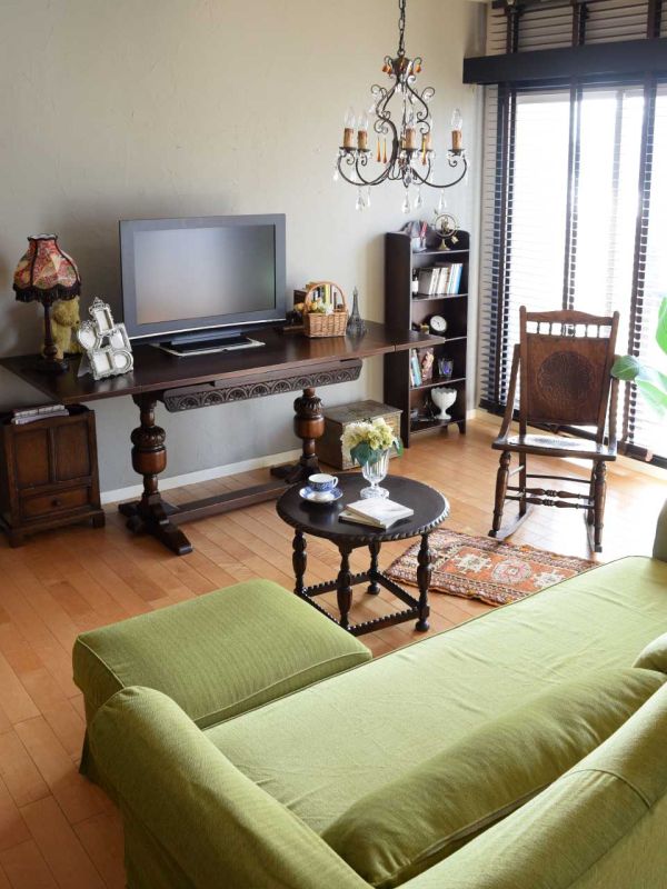 英国アンティークのおしゃれな収納箱、船の模様が入ったブラスボックス