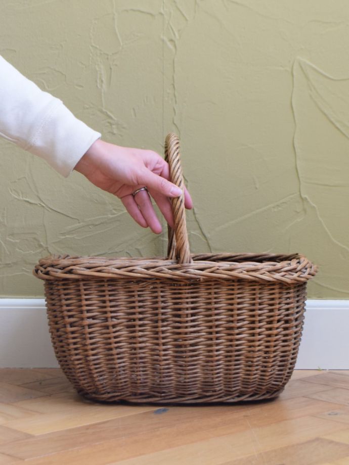 英国アンティークの可愛いバスケット、手編みのおしゃれな買い物カゴ(m