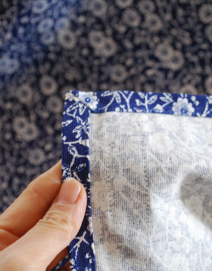 英国輸入雑貨 バーレイ社のテーブルクロスS（ブルーキャリコ）138