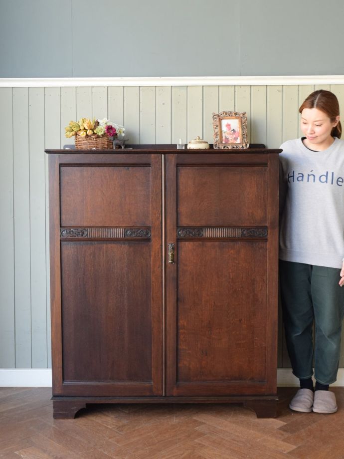 英国アンティークの洋服収納家具、とってもめずらしいスモールワード