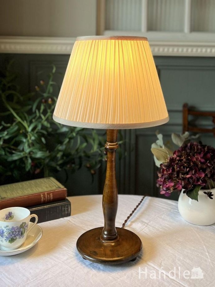フランスで出合ったアンティークのテーブルランプ 真鍮製スタンド