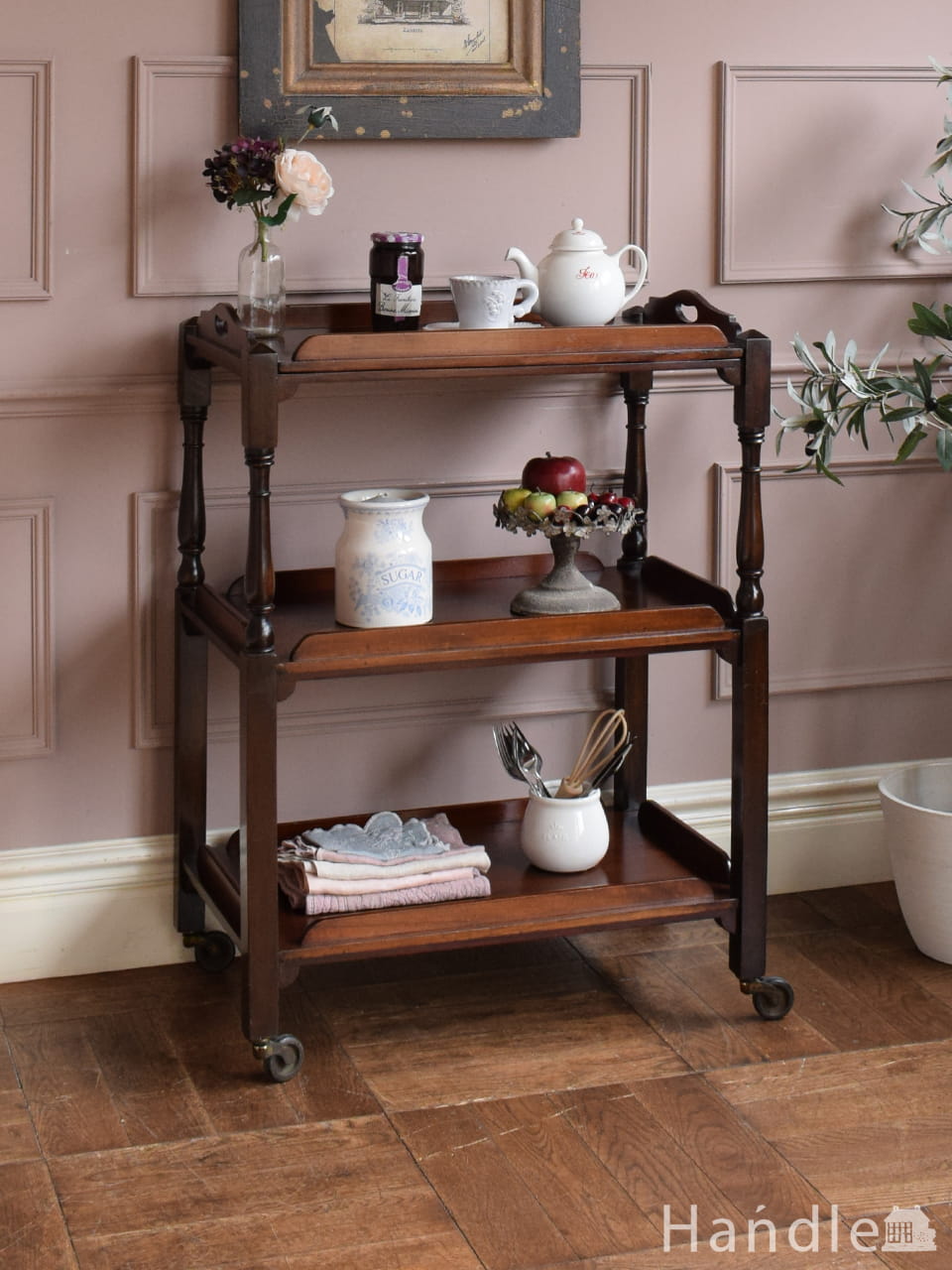 ミッドセンチュリーのおしゃれなワゴン、サービングトレイ付きの