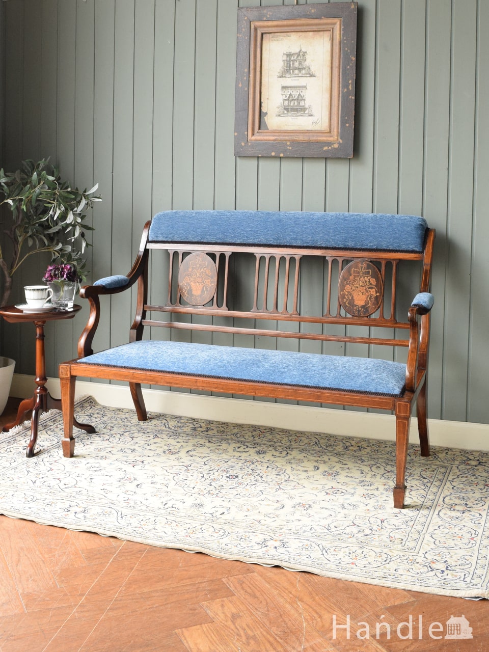 ローズウッド材のアンティークの椅子、お花の象嵌が美しいひじ掛けが