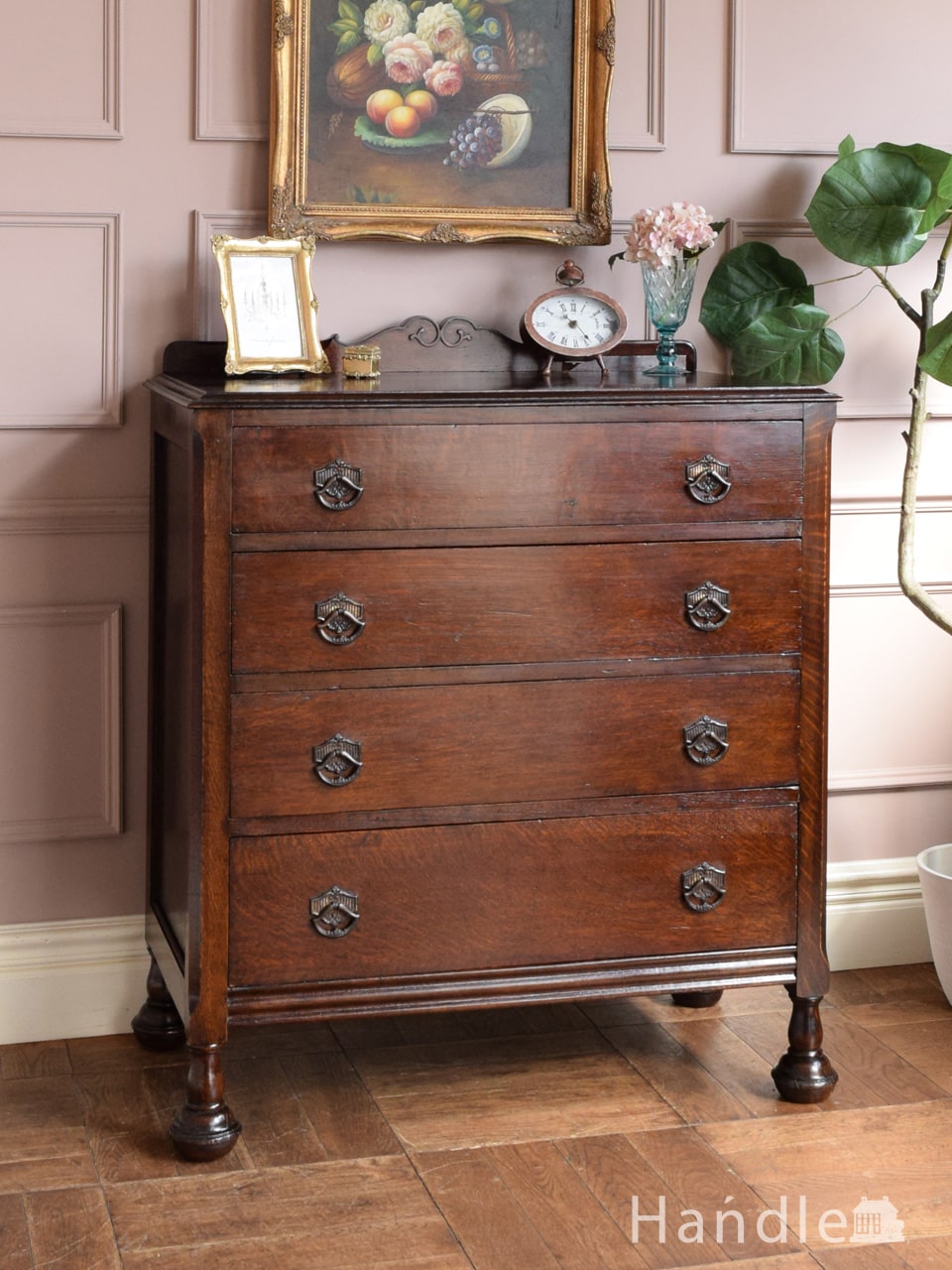 オーク材のアンティーク4段チェスト、イギリスから届いた美しい洋服