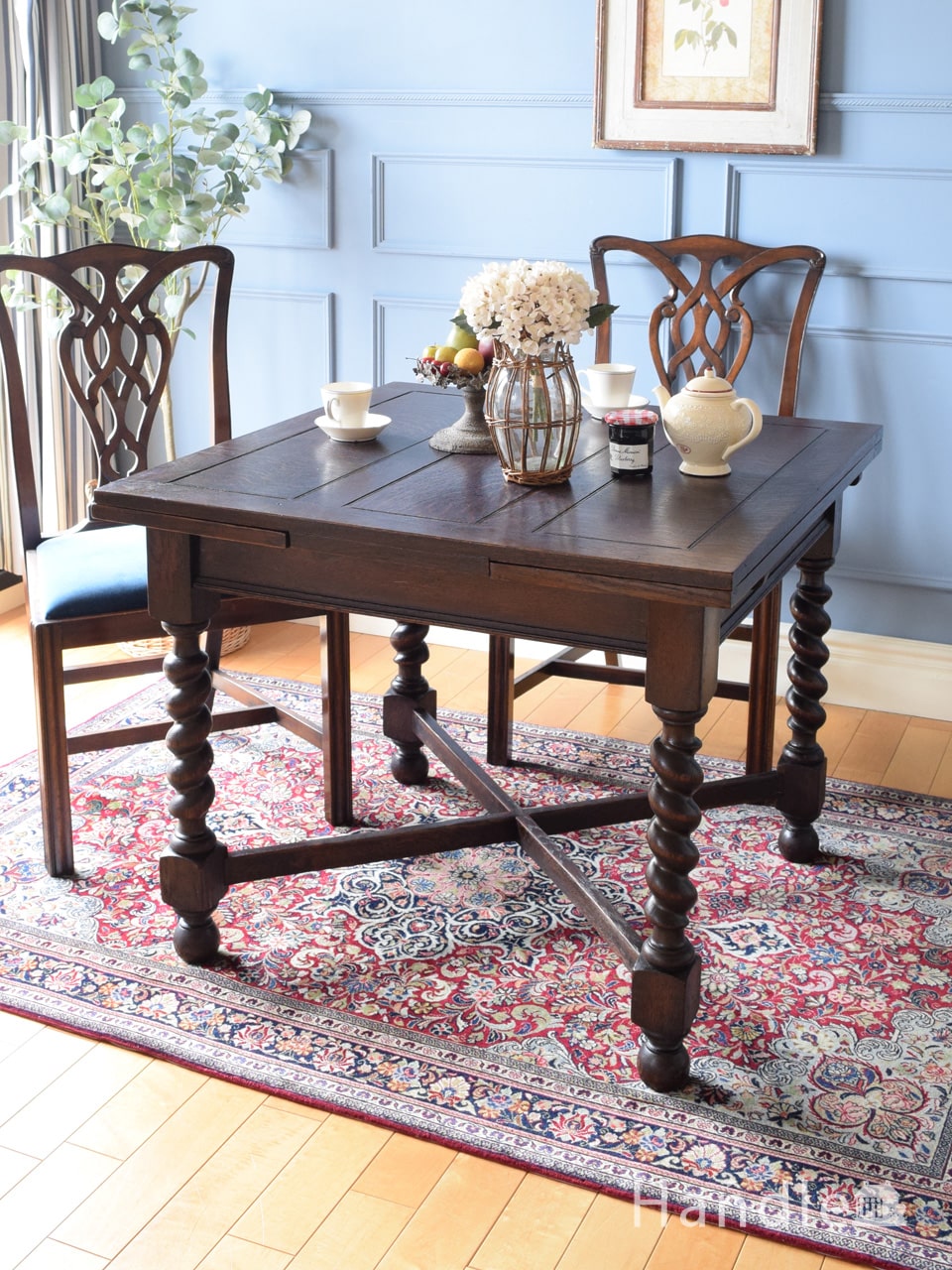 美しいツイスト足のアンティークテーブル、イギリスから届いた伸長式