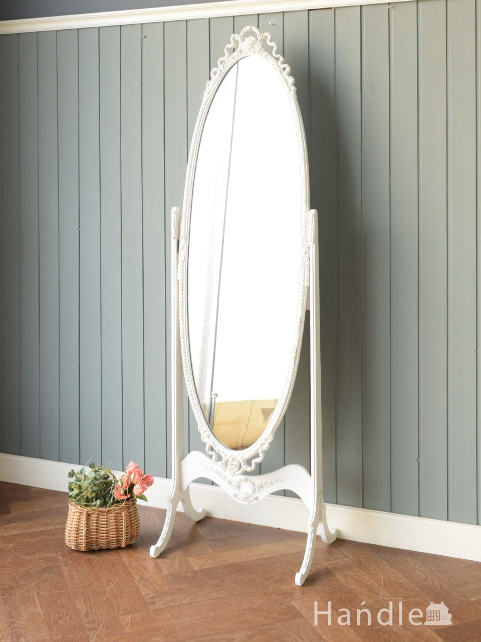 三面鏡付きのアンティーク家具、フランスで見つけたホワイトペイントの