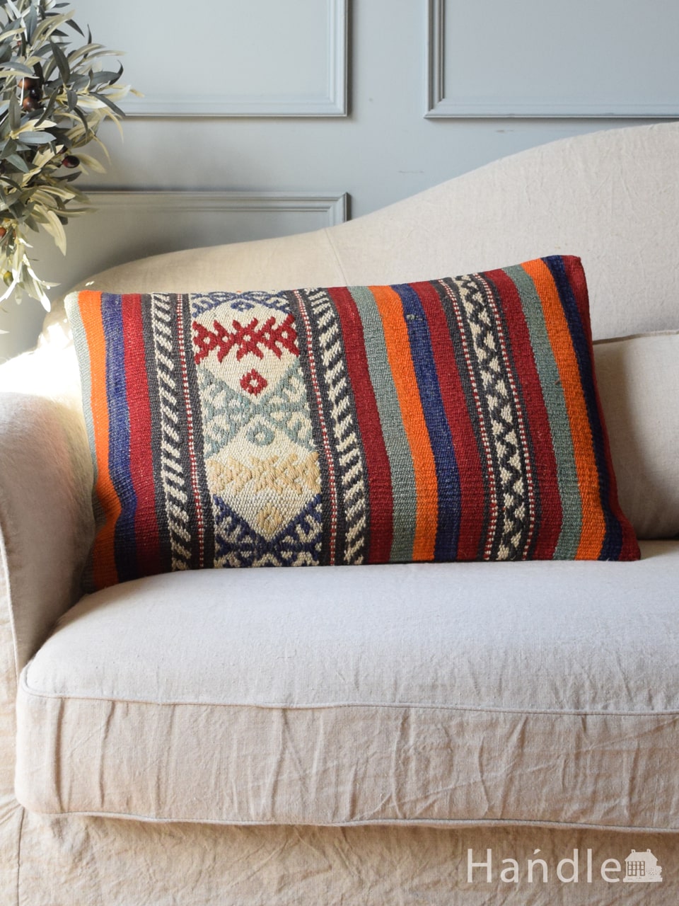 プトラック（Pitrak）モチーフのオールドキリム、北欧スタイルの