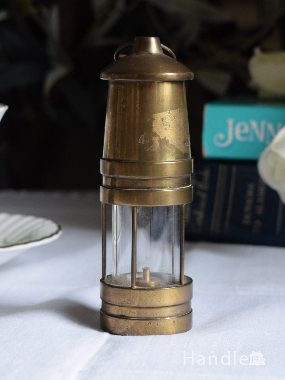 イギリスで見つけたアンティーク真鍮製雑貨、ランタンがモチーフになっ