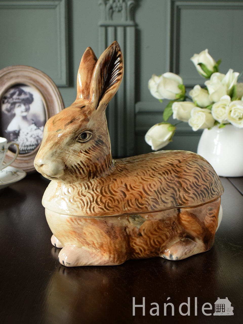 フランスから届いたうさぎ型のアンティークテリーヌポット、Michel