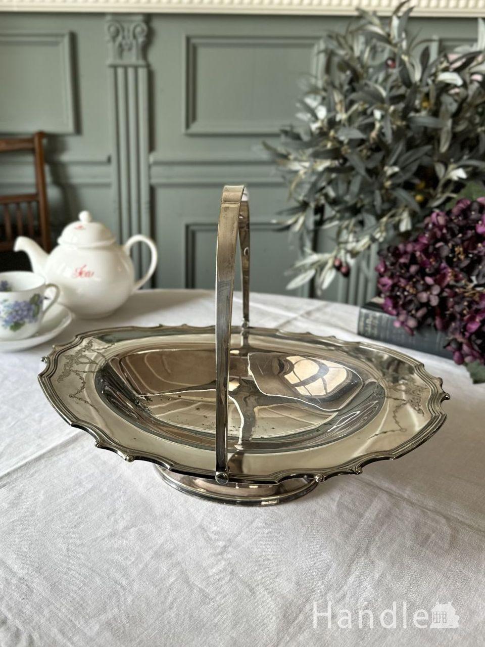 スクエア型のおしゃれなバスケット、イギリスから届いたアンティークの