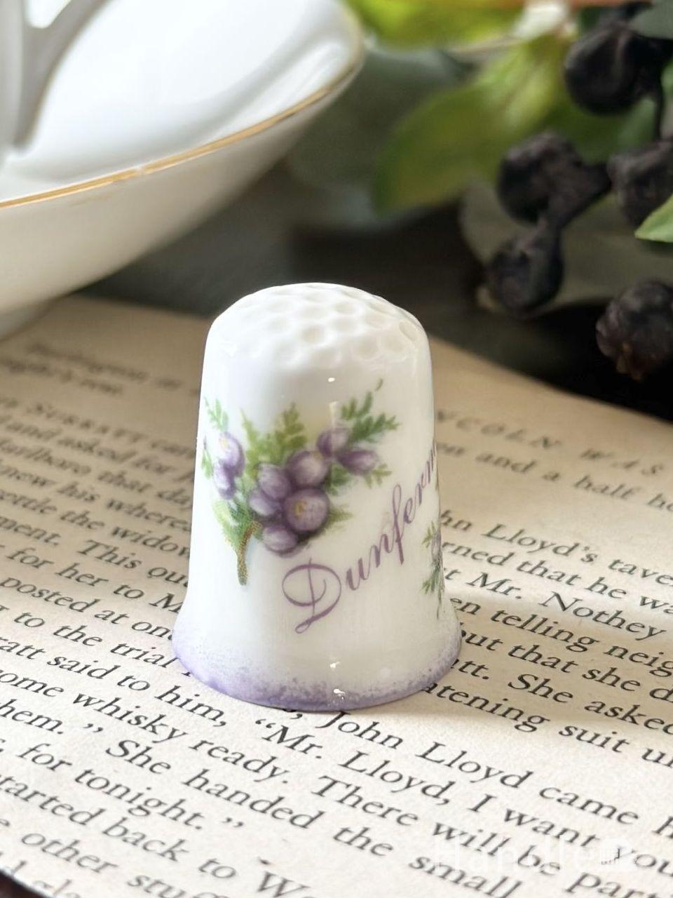 英国から届いたアンティークの可愛い陶磁器オブジェ、お姫様のハーフ