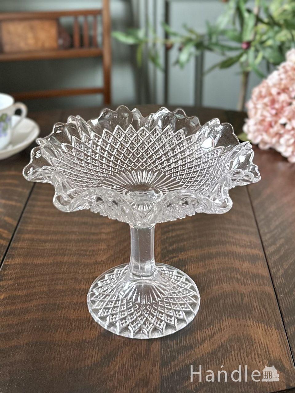 英国アンティークのおしゃれなケーキスタンド、スージークーパー