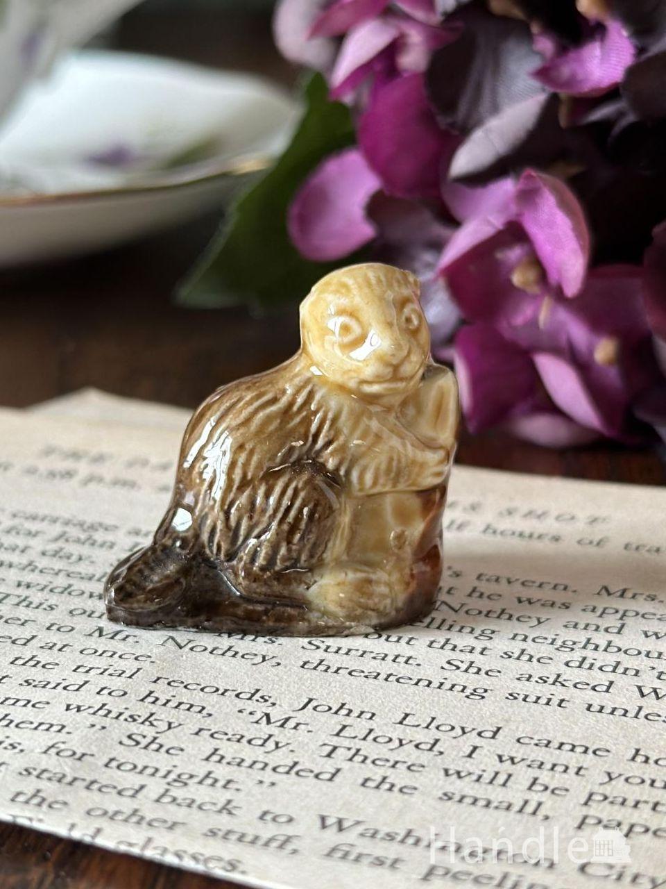 英国ビンテージの可愛いフィギュア、WADE社のWhimsiesビーバー(k-5729