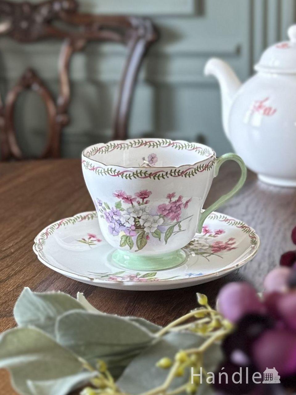 イギリスから届いたシェリーのカップ＆ソーサー、撫子が描かれた