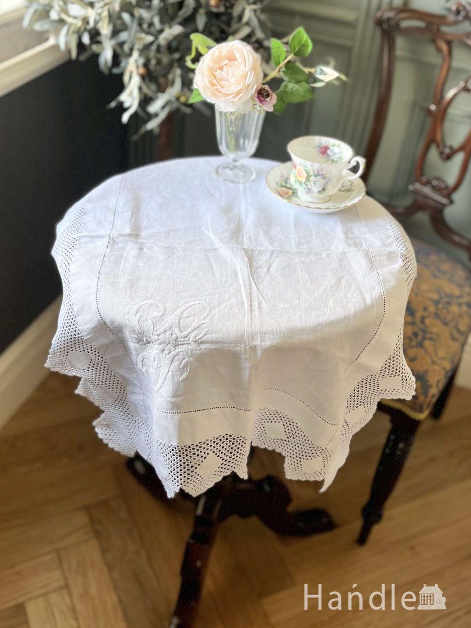 フランスで見つけたアンティークの雑貨、繊細に編み込まれたおしゃれな