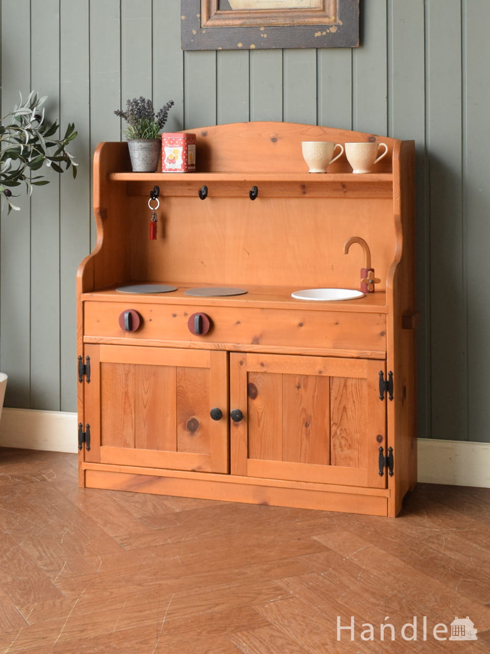 おしゃれなコートハンガー、アンティーク風のハンガーラック