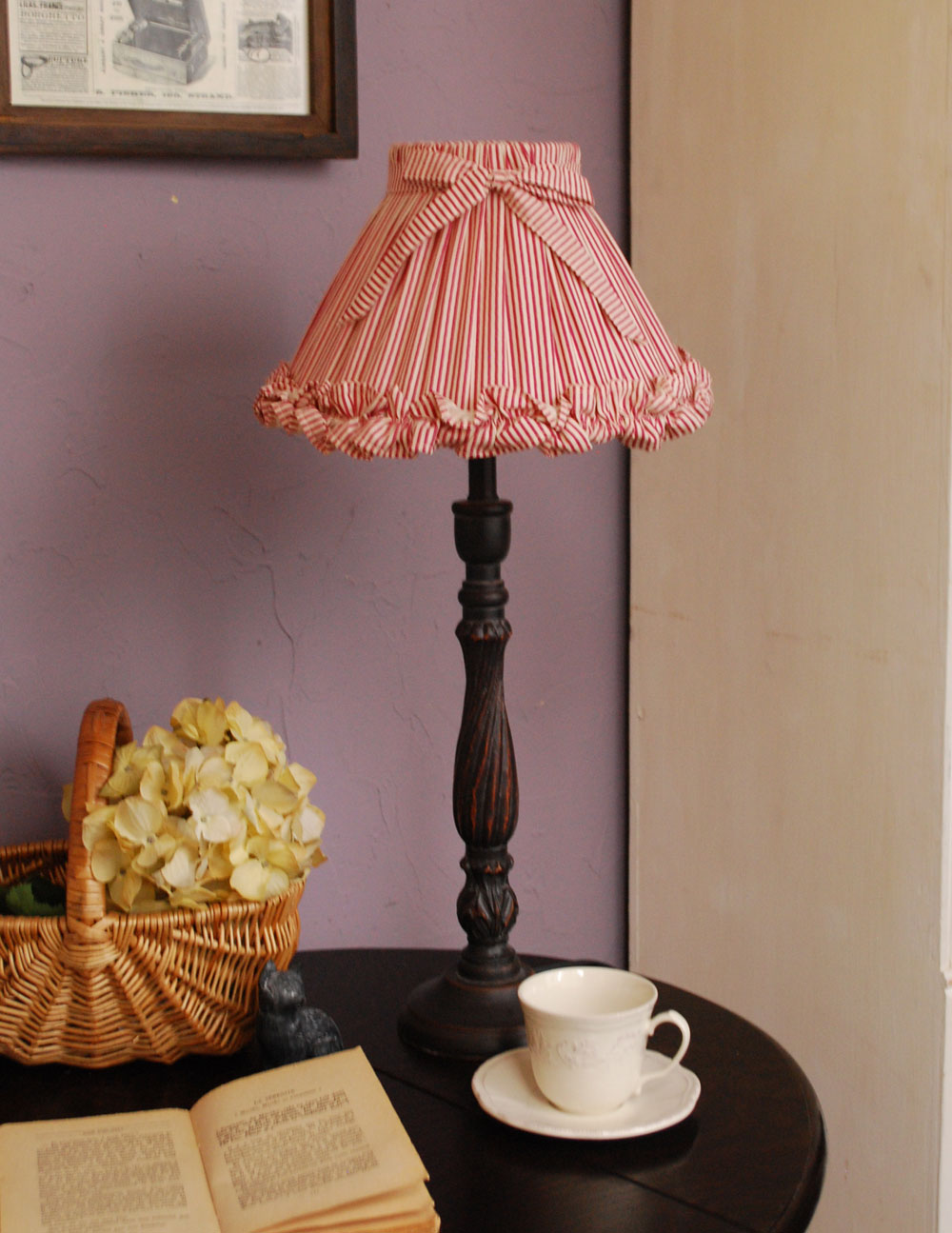 赤のストライプにリボンが可愛い コントワール・ド・ファミーユの