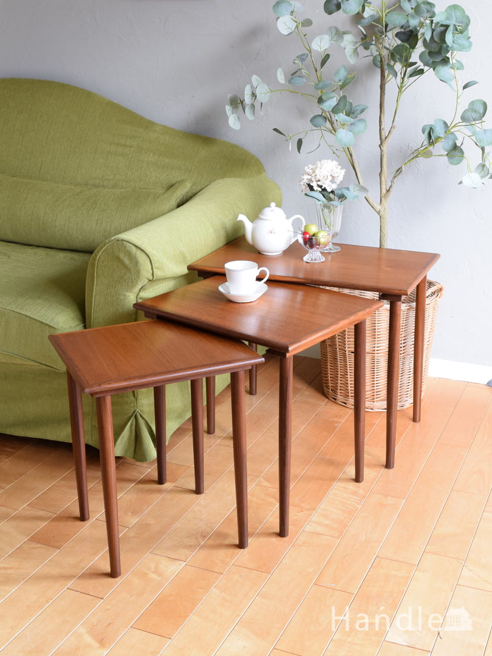 Stonehill社のヴィンテージコーヒーテーブル、クローバーの形が可愛い