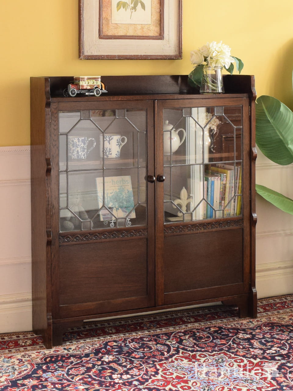 アンティークのフレンチ家具、ホワイトペイントのカップボード（食器棚